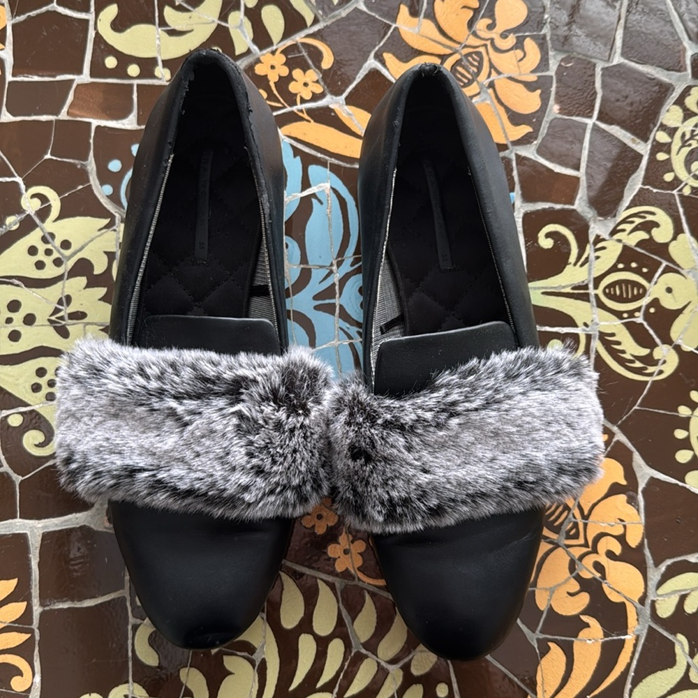Black Faux Fur Loafers Sz: 5.5
